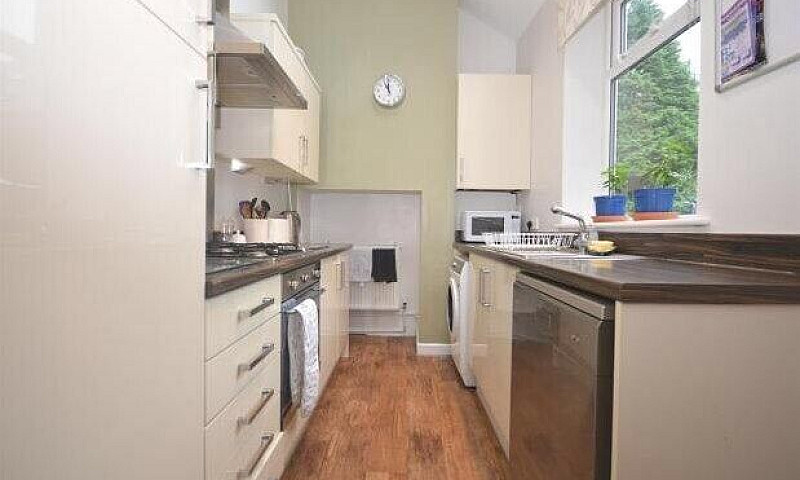 3 Bedroom Modern Hou...