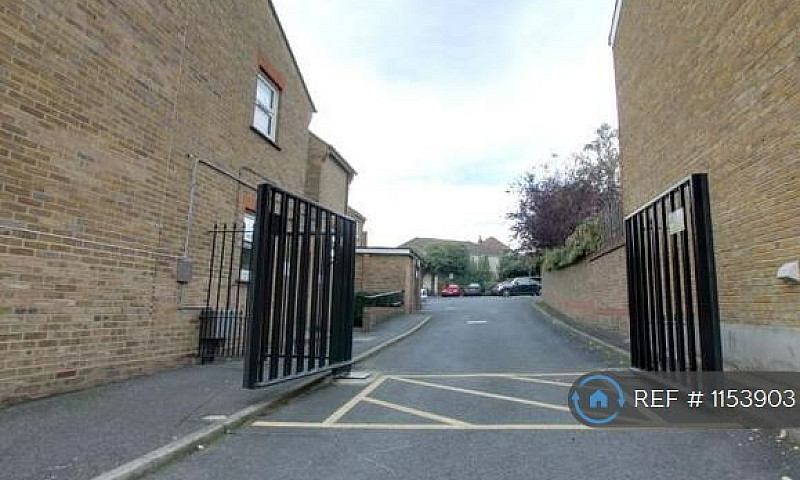 1 Bedroom Flat In Je...