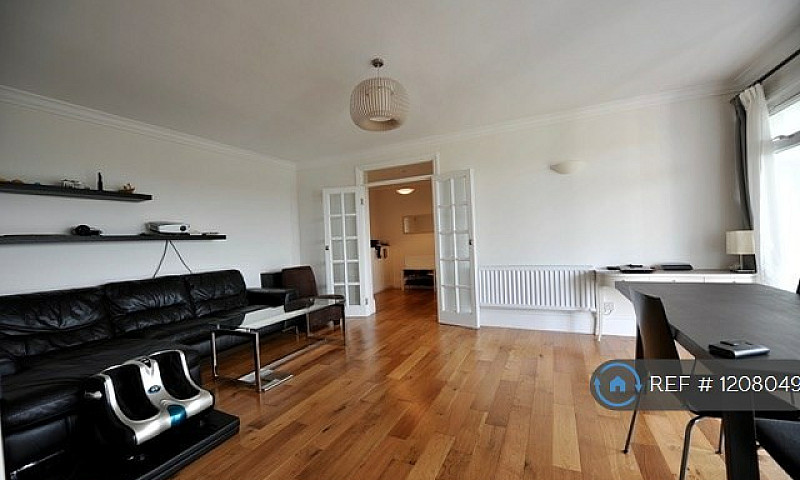 3 Bedroom Flat In Ro...