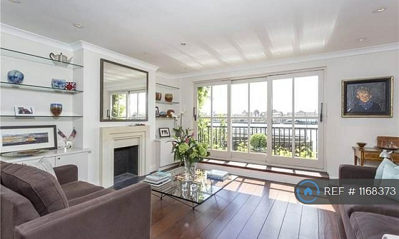 5 Bedroom House In B...