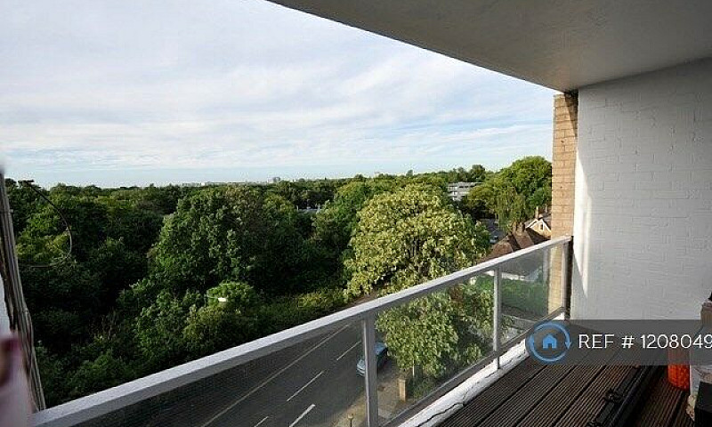 3 Bedroom Flat In Ro...