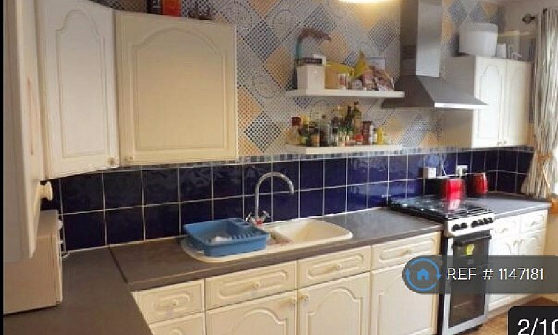2 Bedroom House In M...