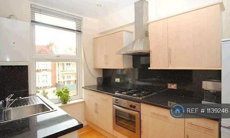 2 Bedroom Flat In Fe...