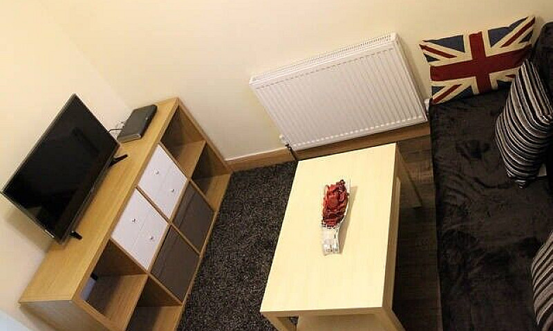 Luxury One Bedroom S...