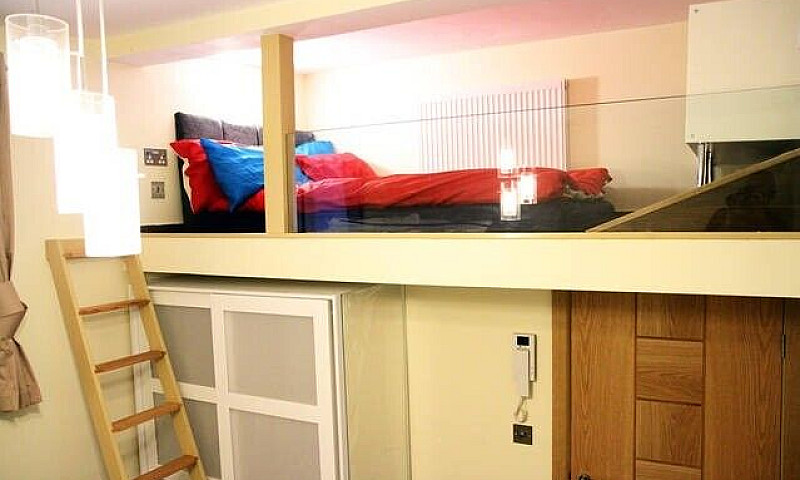 Luxury One Bedroom S...