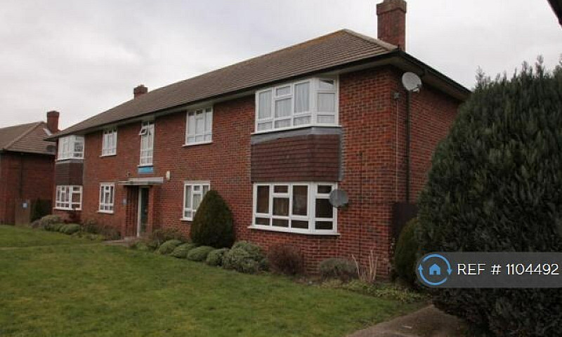 3 Bedroom Flat In He...