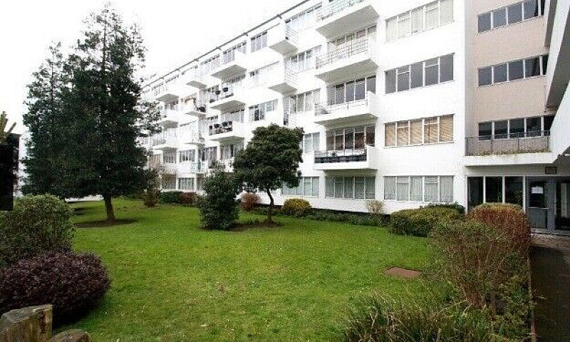 Stunning 1 Bedroom F...