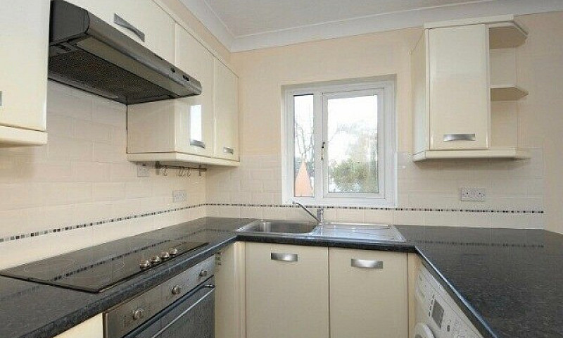 Immaculate 1 Bedroom...