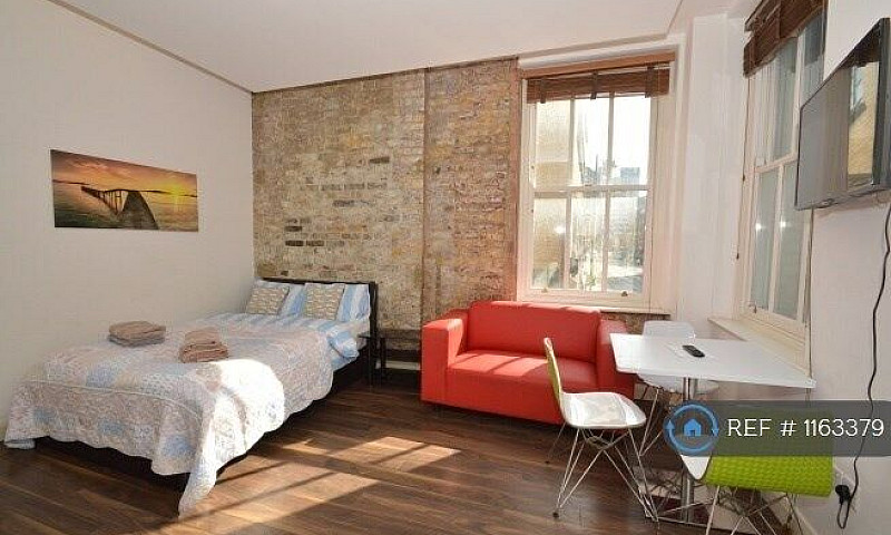 Studio Flat In Curta...