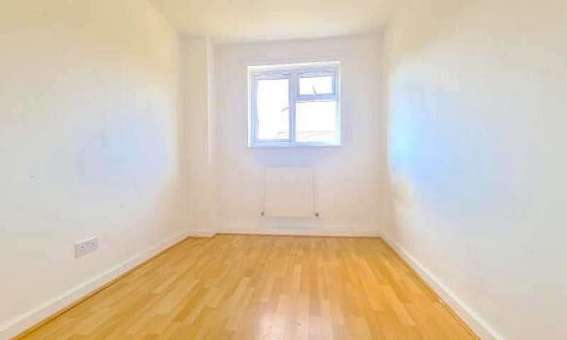 Stunning 4 Bed House...