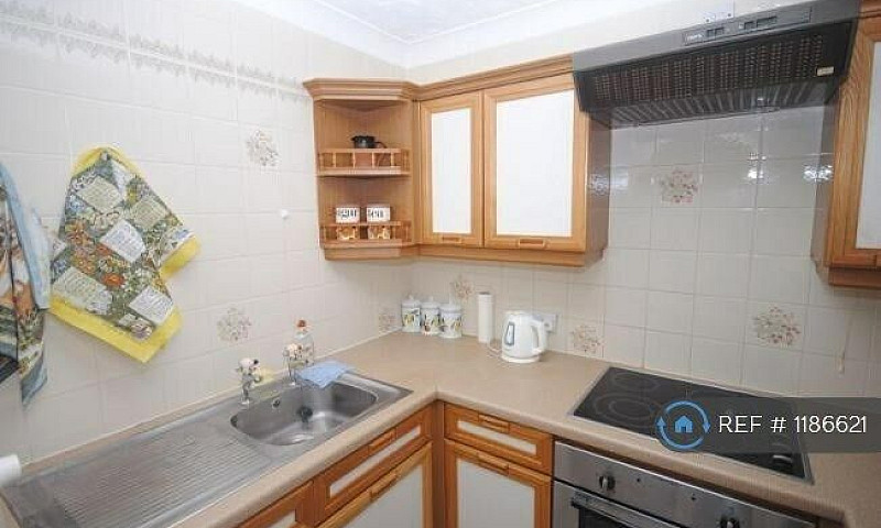 1 Bedroom Flat In Sh...
