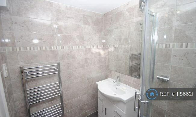 1 Bedroom Flat In Sh...