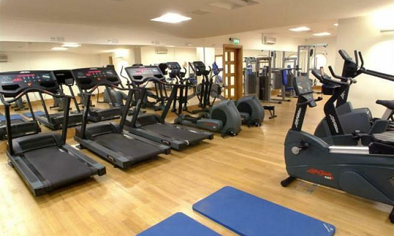 1 Bedroom Flat In Ba...