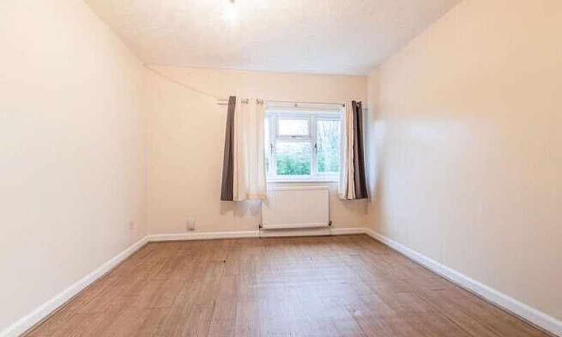 House For Sale* Leed...
