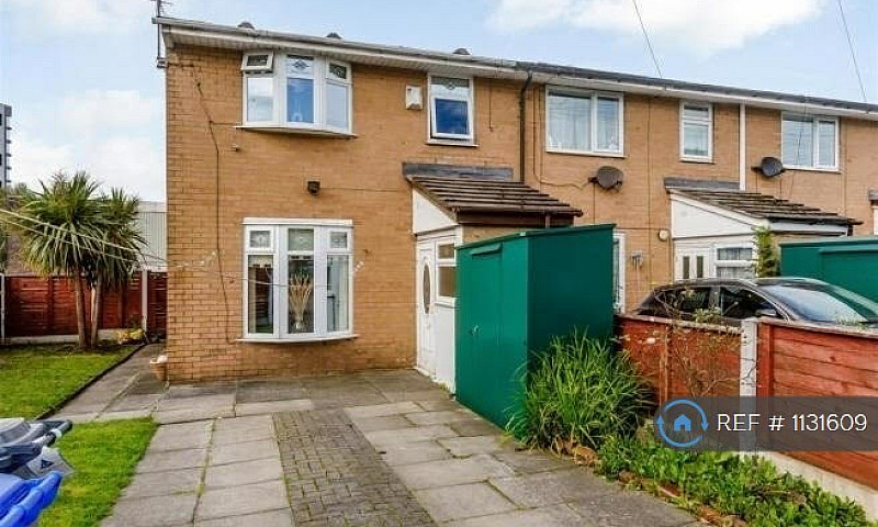 3 Bedroom House In O...