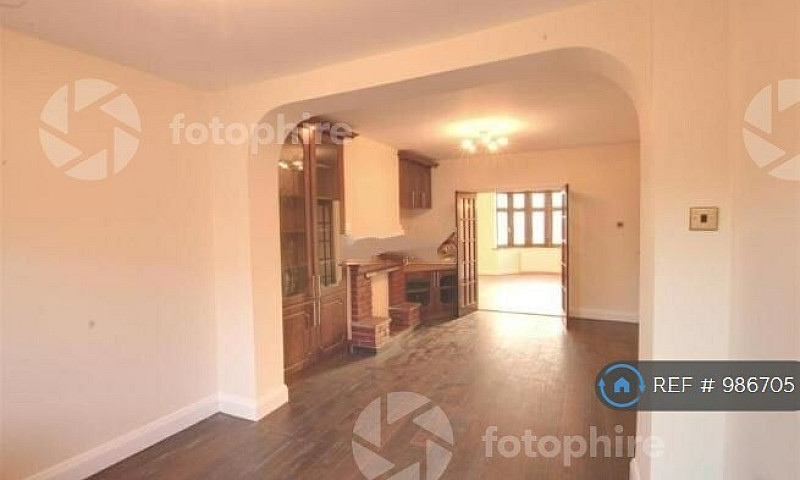4 Bedroom House In M...