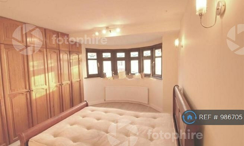 4 Bedroom House In M...