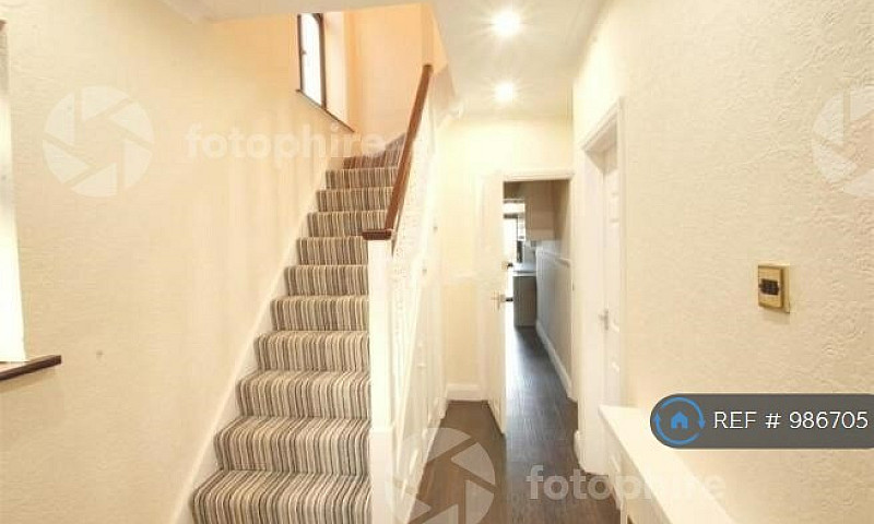 4 Bedroom House In M...