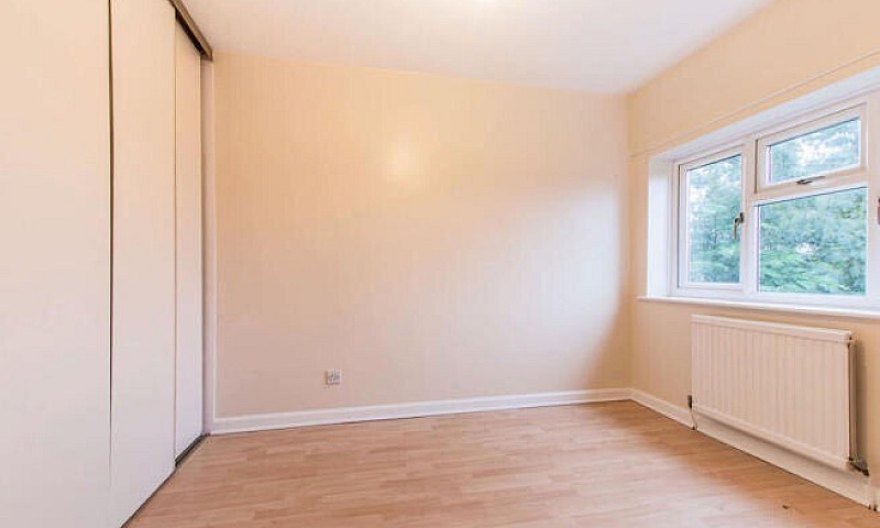 House For Sale* Leed...