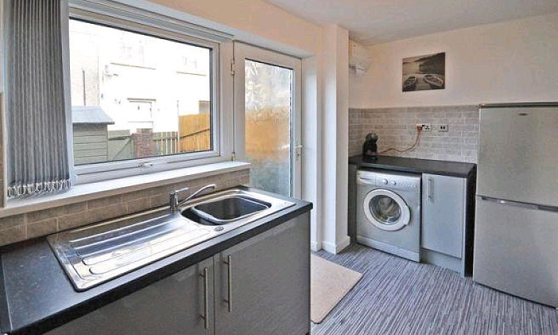 2 Bed House To Let N...