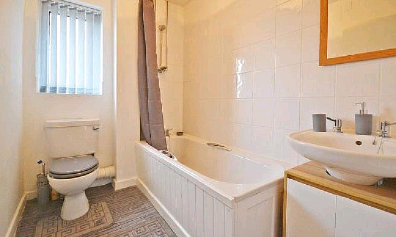 2 Bed House To Let N...