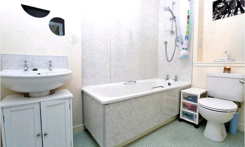 2 Bed Flat For Rent ...