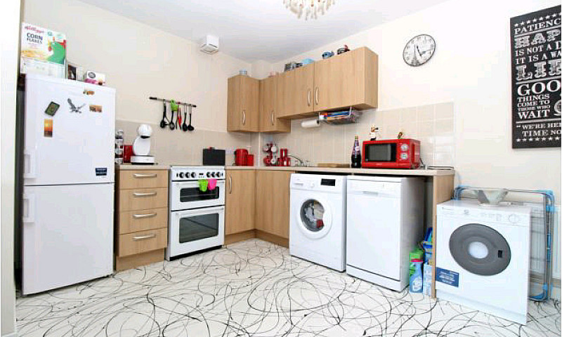 2 Bed Flat For Rent ...