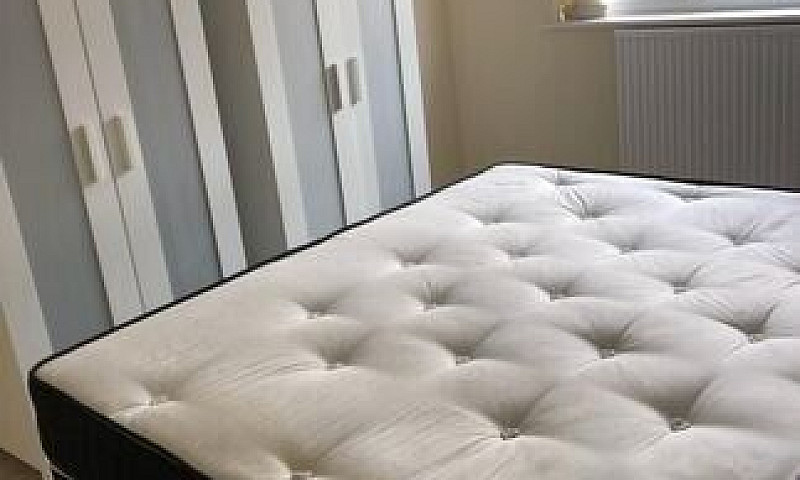 Luxurious  4  Bedroo...