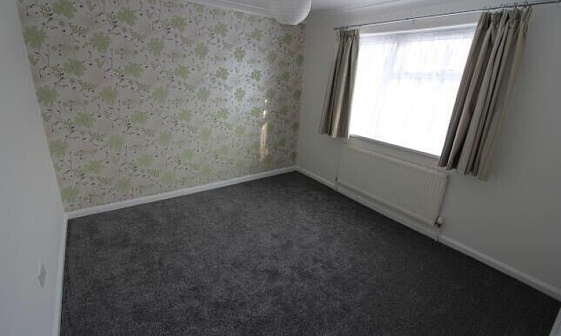 Spacious 6 Bed House...