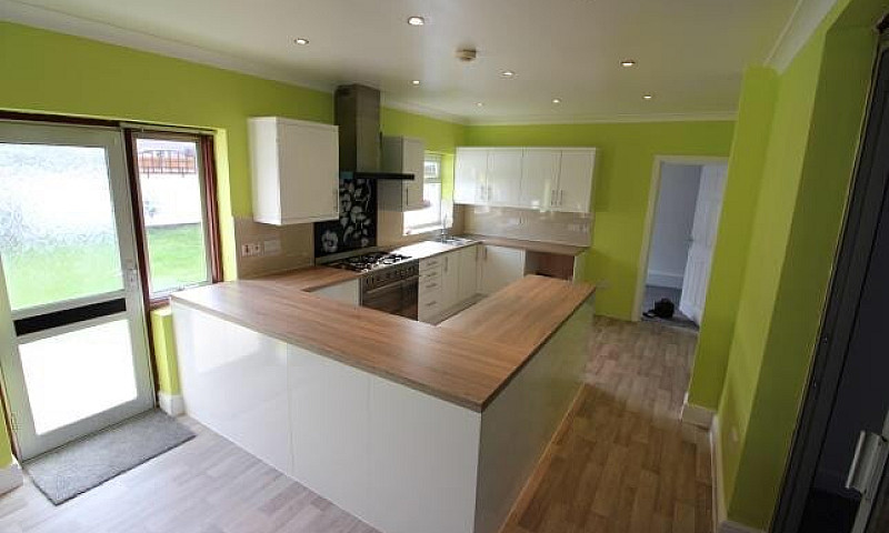 Spacious 6 Bed House...