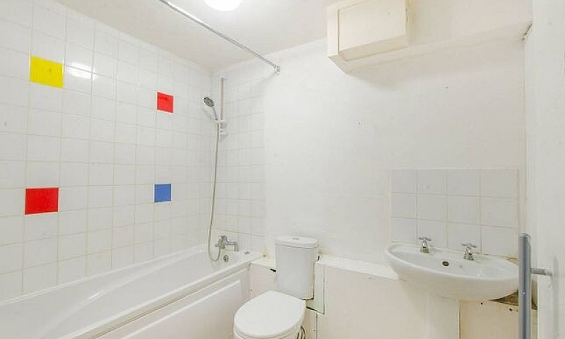Stunning 1 Bedroom F...