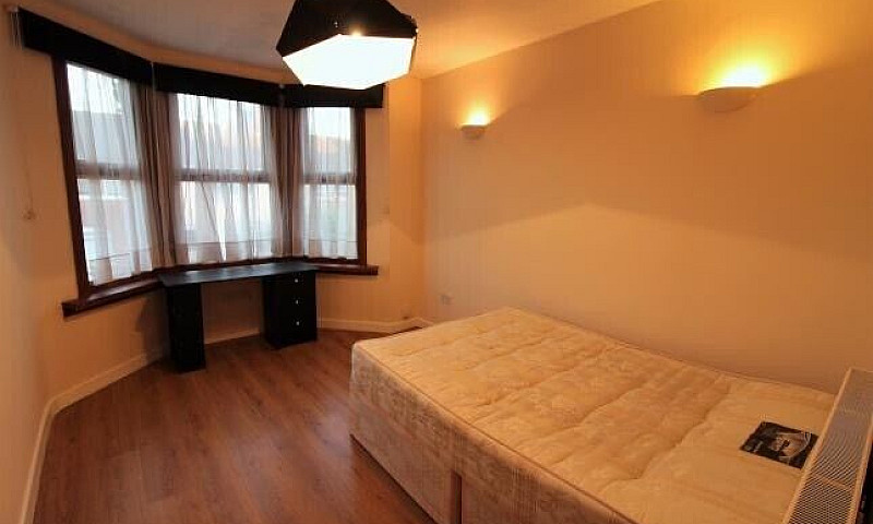 Spacious 2 Bed Flat ...