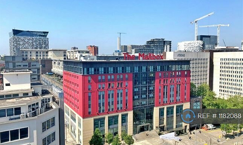 2 Bedroom Flat In Th...