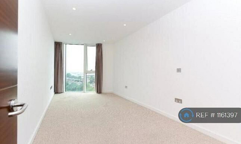 2 Bedroom Flat In Ne...