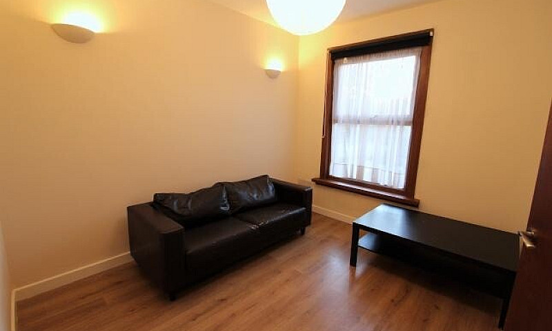 Spacious 2 Bed Flat ...