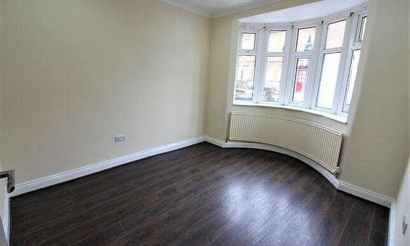 Spacious 3 Bed House...