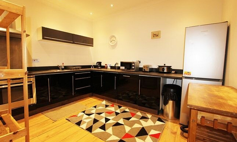 '**Three Bedroom Apa...