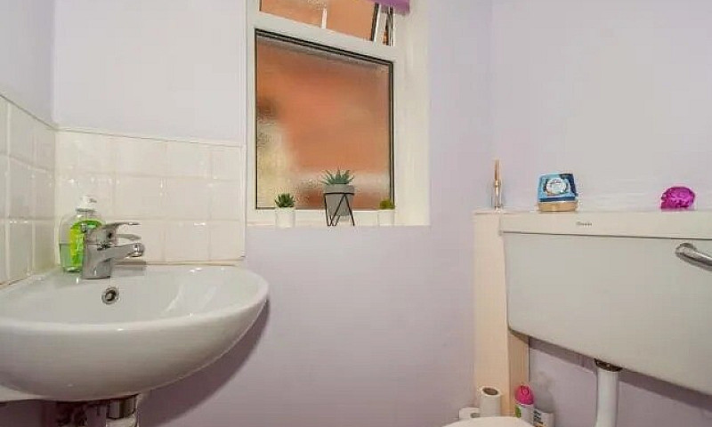 2 Bed Semi-Detached ...