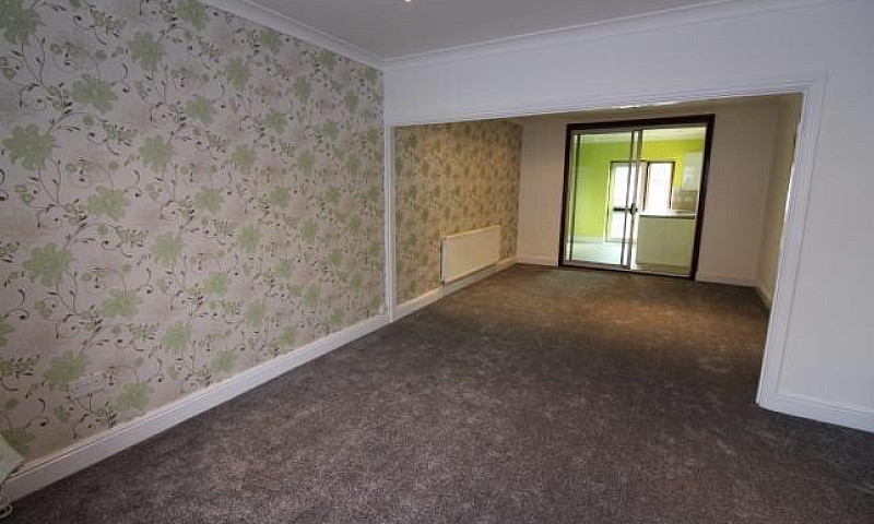 Spacious 6 Bed House...