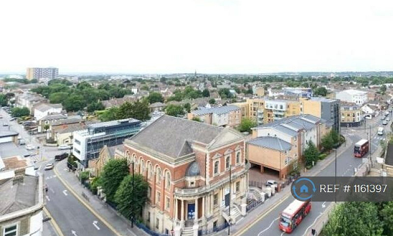 2 Bedroom Flat In Ne...