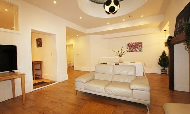 '**Three Bedroom Apa...