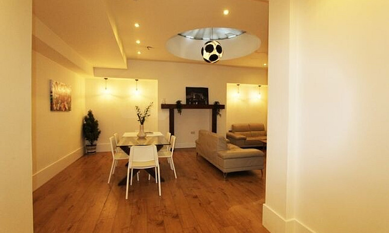 '**Three Bedroom Apa...