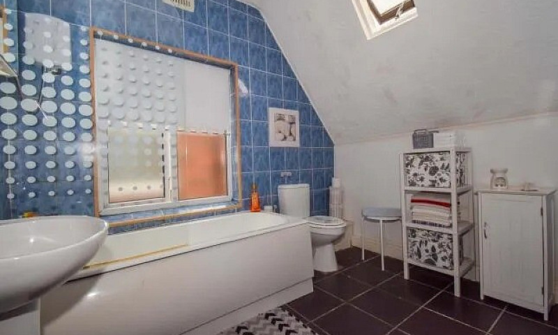 2 Bed Semi-Detached ...