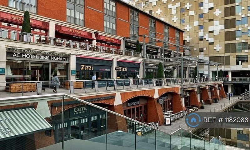 2 Bedroom Flat In Th...