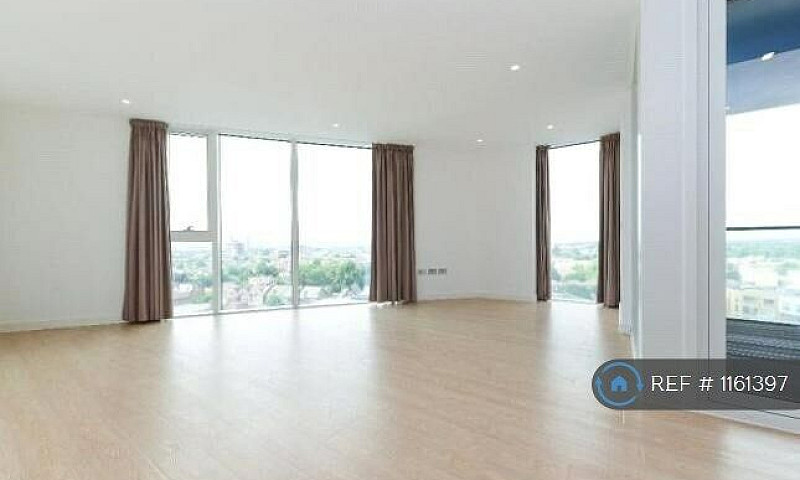 2 Bedroom Flat In Ne...