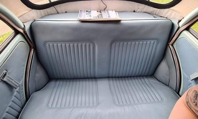 Morris Minor 1000...
