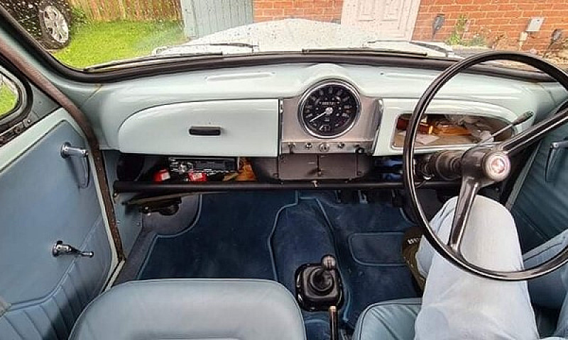 Morris Minor 1000...