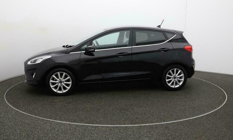 2020 Ford Fiesta Tit...