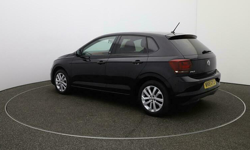 2018 Volkswagen Polo...