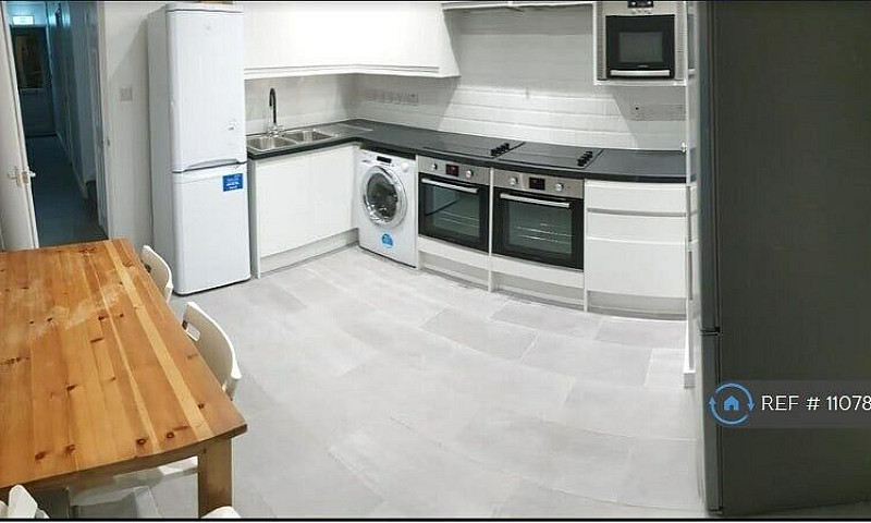 1 Bedroom In Ashmore...